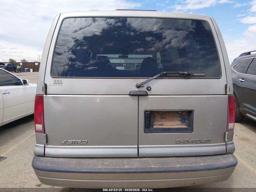 2002 Chevrolet Astro Ls VIN: 1GNEL19X02B141054 Lot: 45152129