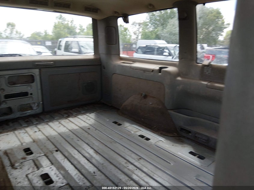 2002 Chevrolet Astro Ls VIN: 1GNEL19X02B141054 Lot: 45152129