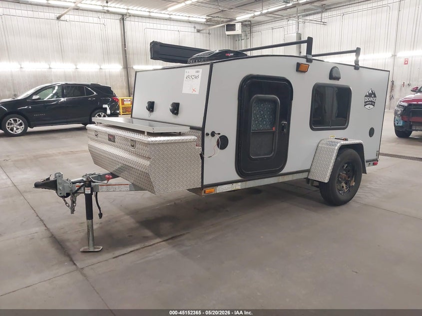 2018 ESCSPE CAMPER auction photo 2
