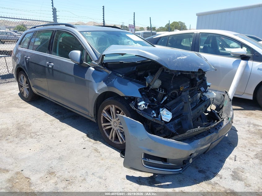 2015 Volkswagen Golf Sportwagen Tdi Se 4-Door