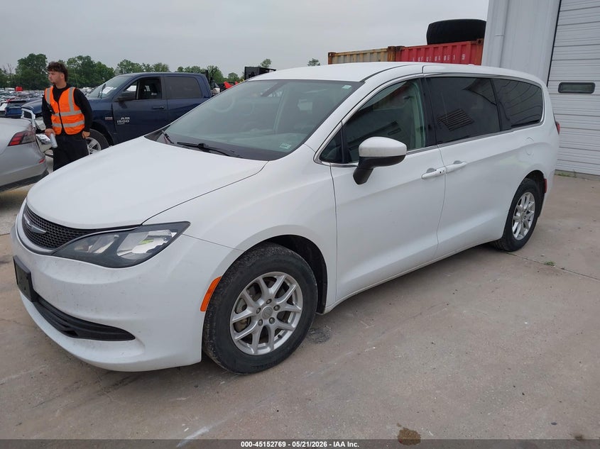 2018 Chrysler Pacifica Lx 2C4RC1CG1JR111760 photo 1