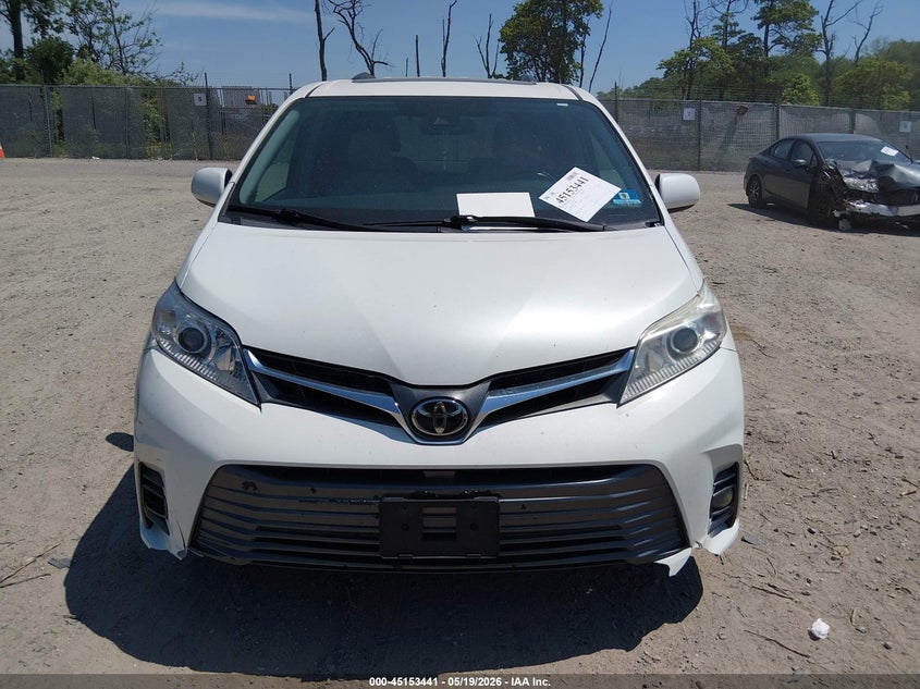 VIN 5TDYZ3DC4JS959687 2018 TOYOTA SIENNA XLE 8 PASSENGER