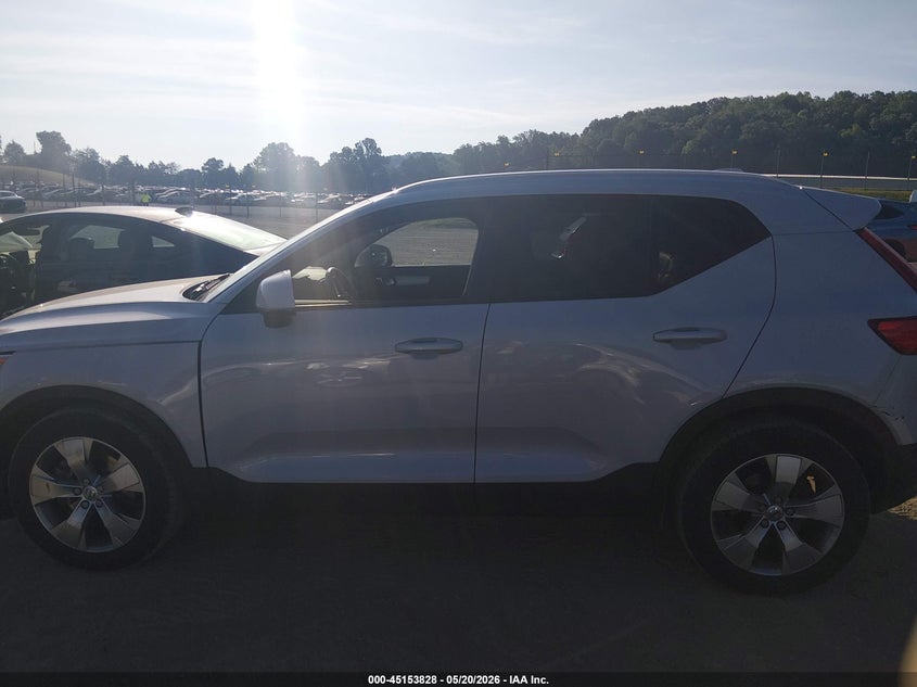 2021 Volvo Xc40 T5 Momentum VIN: YV4162UK0M2572980 Lot: 45153828