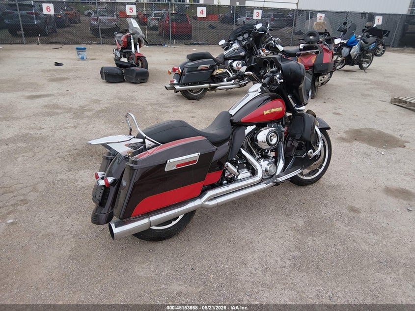 HARLEY-DAVIDSON FLHX 2010