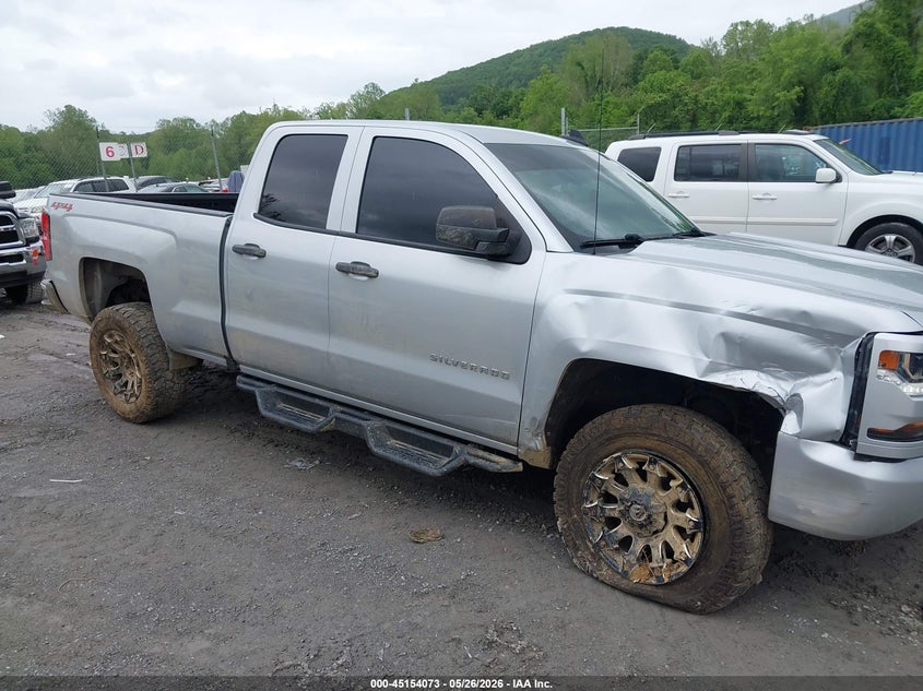 2018 Chevrolet Silverado  Custom