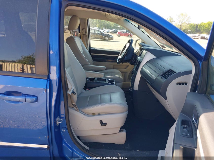 2008 DODGE GRAND CARAVAN auction photo 5