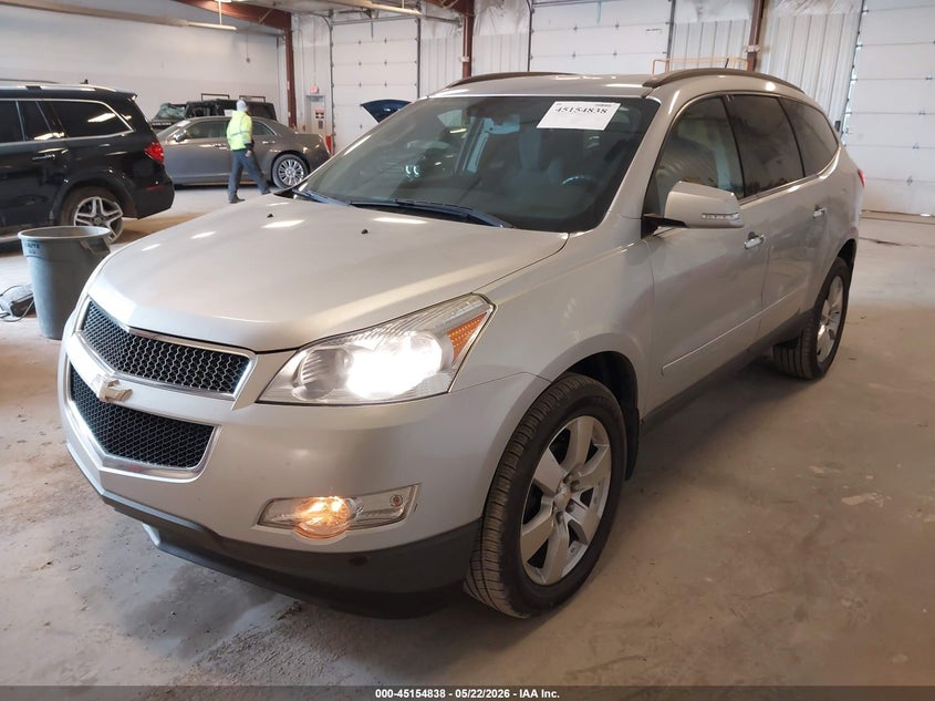 2012 CHEVROLET TRAVERSE auction photo 2