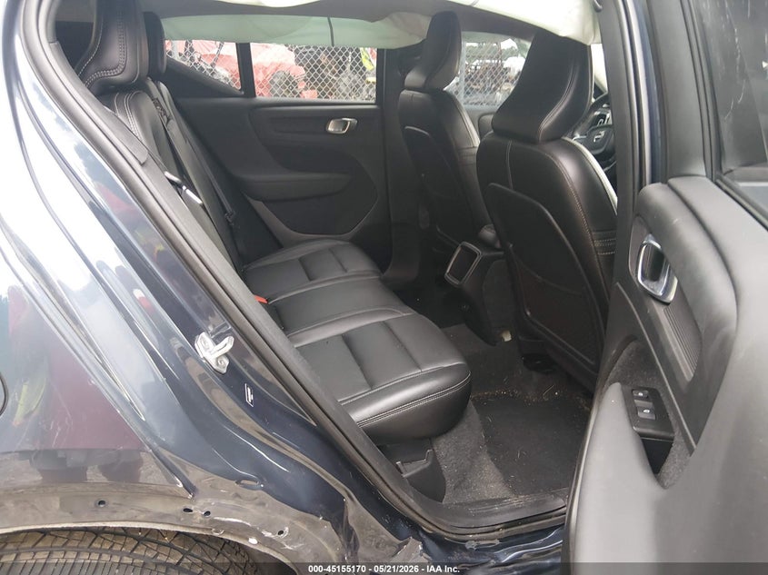 2021 Volvo Xc40 T5 Momentum VIN: YV4162UK0M2598897 Lot: 45155170