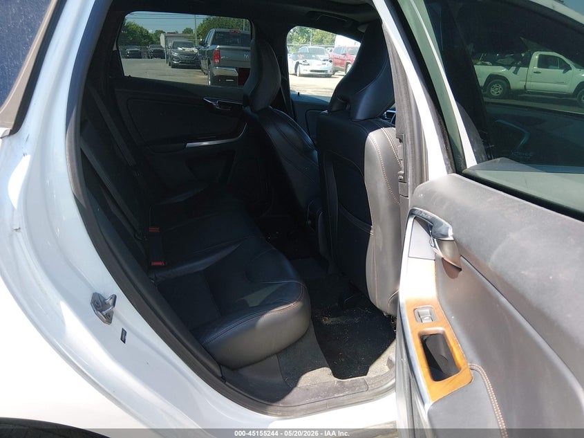 2015 Volvo Xc60 T5 Platinum VIN: YV440MDM3F2757197 Lot: 45155244