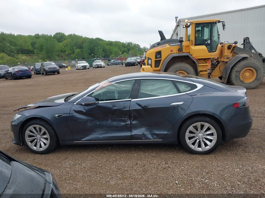 2018 Tesla Model S 100D/75D/P100D VIN: 5YJSA1E28JF256802 Lot: 45155312