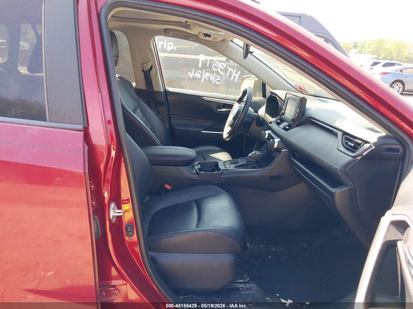 2019 TOYOTA RAV4 auction photo 5