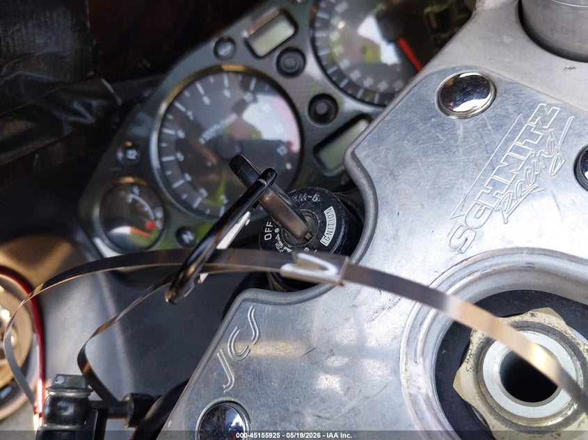 2000 Suzuki Gsx1300 R VIN: JS1GW71A0Y2100929 Lot: 45155925