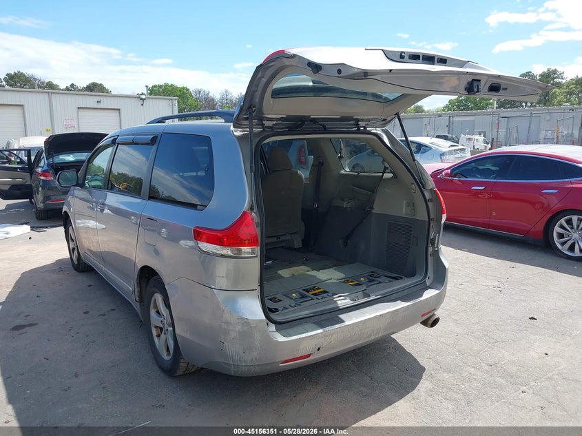 2012 Toyota Sienna 3.5 Le V6 8 Passenger Grey Lot 111045156351 Vin 5TDKK3DC9CS176670