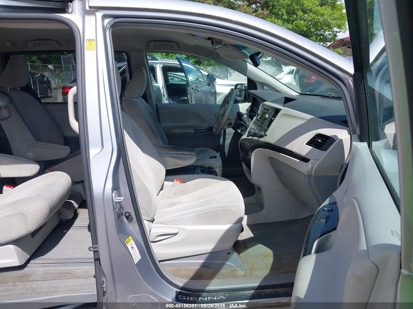 2012 Toyota Sienna 3.5 Le V6 8 Passenger Grey Lot 111045156351 Vin 5TDKK3DC9CS176670