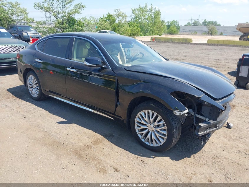 2016 INFINITI Q70L auction photo 1