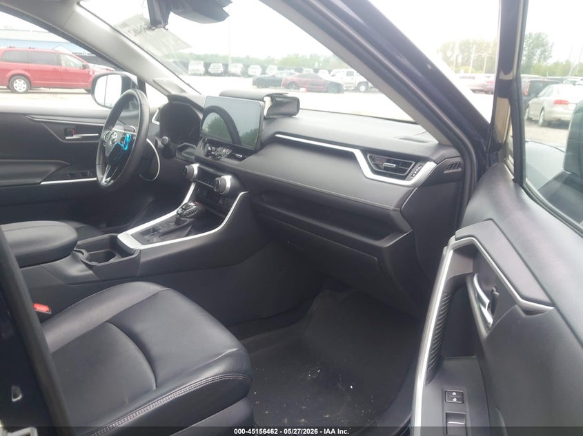 VIN 2T3A1RFV3KC001944 2019 TOYOTA RAV4 XLE PREMIUM
