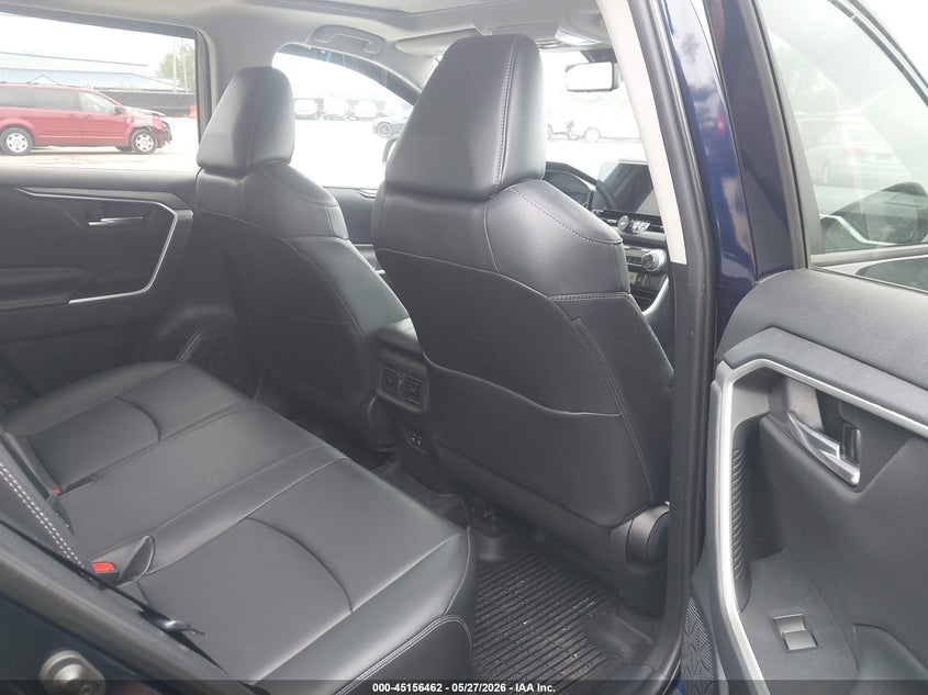 VIN 2T3A1RFV3KC001944 2019 TOYOTA RAV4 XLE PREMIUM