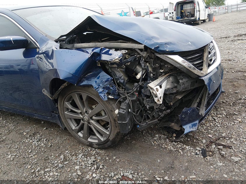 2018 NISSAN ALTIMA auction photo 6
