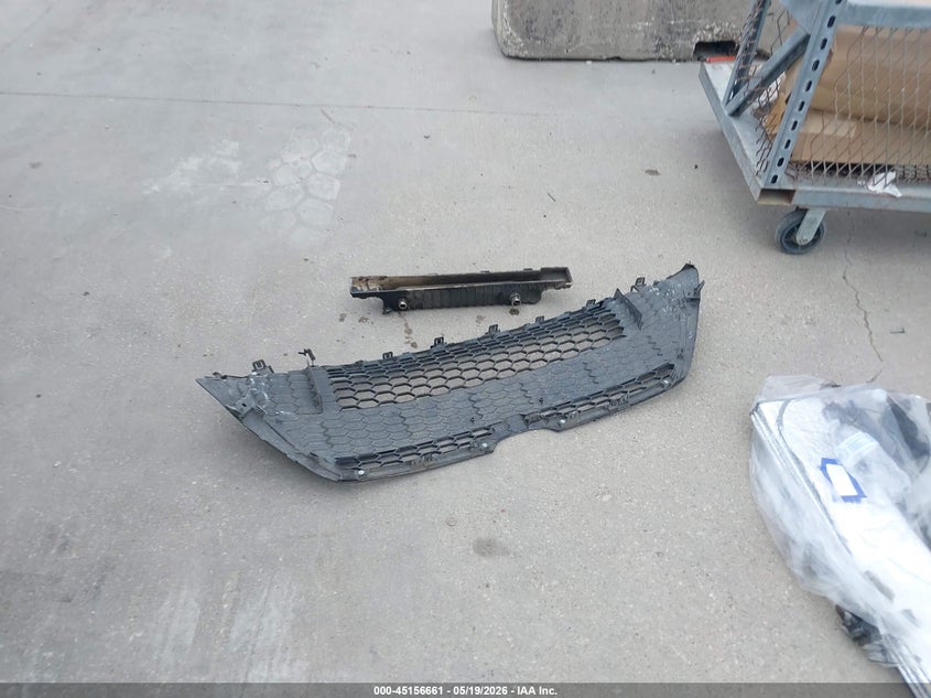 VIN 5YFEPRAE8LP107968 2020 TOYOTA COROLLA LE