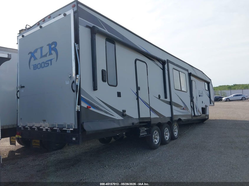 2019 FOREST RIVER XLR BOOST auction photo 4