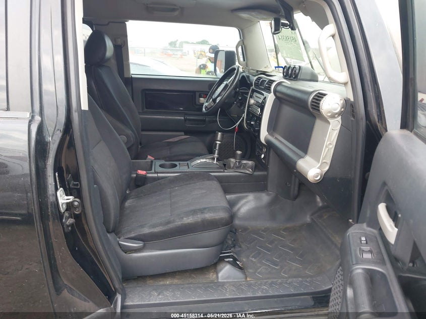 AtlanticExpress - Toyota FJ Cruiser