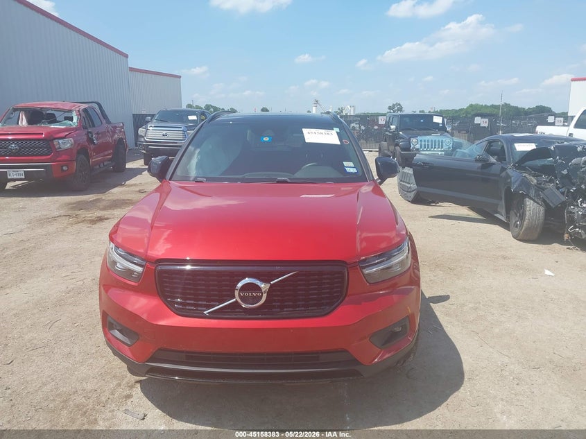 2021 Volvo Xc40 T5 R-Design VIN: YV4162UM0M2466465 Lot: 45158383