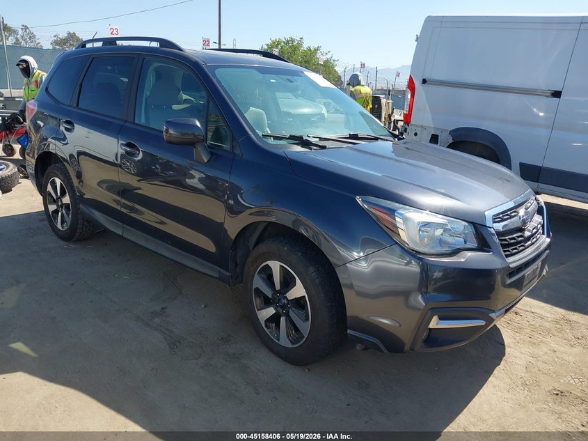 Vin: jf2sjagc3jh429133, lot: 45656070, subaru forester 2.5i premium 2018 img_1