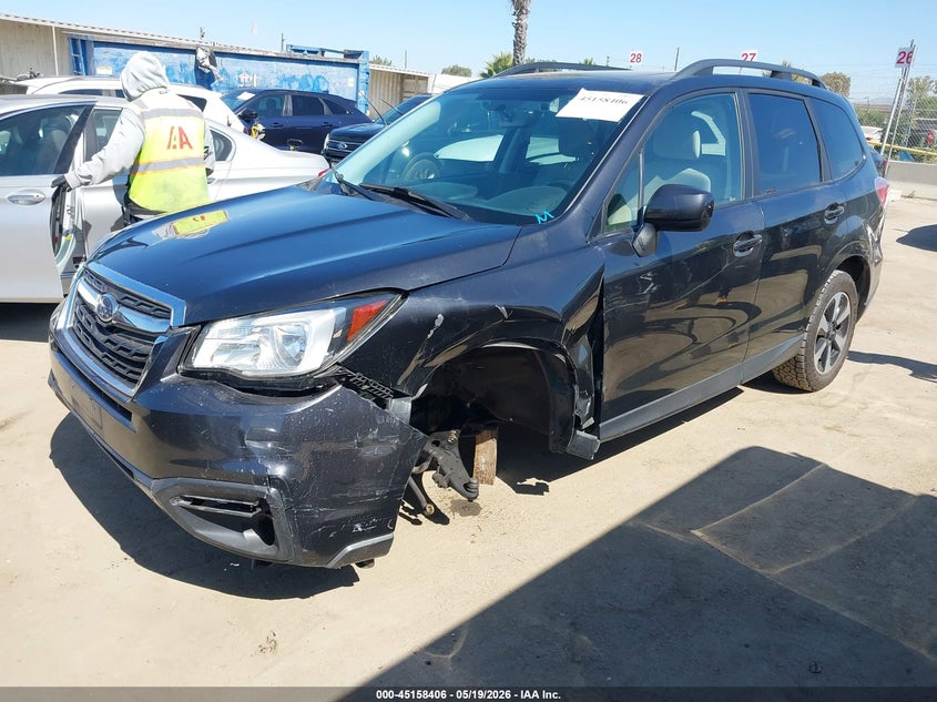 Vin: jf2sjagc3jh429133, lot: 45656070, subaru forester 2.5i premium 20182