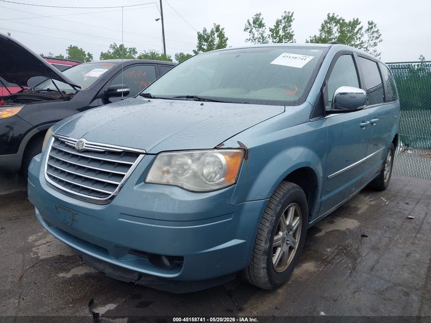 2A4RR5D11AR406416 2010 Chrysler Town & Country Touring photo 1