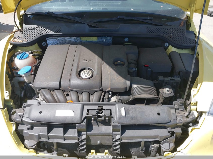 2013 Volkswagen Beetle 2.5L VIN: 3VWJP7AT9DM622744 Lot: 45158778