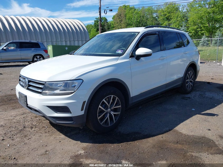 2020 VOLKSWAGEN TIGUAN auction photo 2