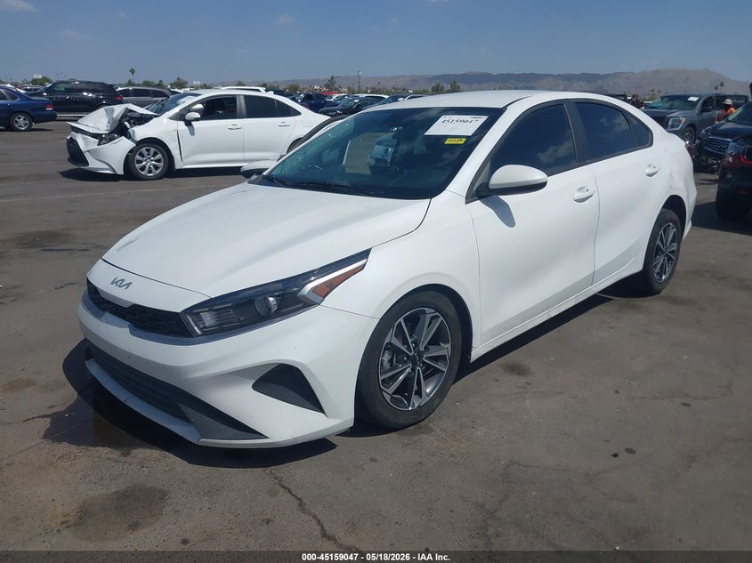 2024 Kia Forte Lxs 3KPF24AD0RE825604 photo 1