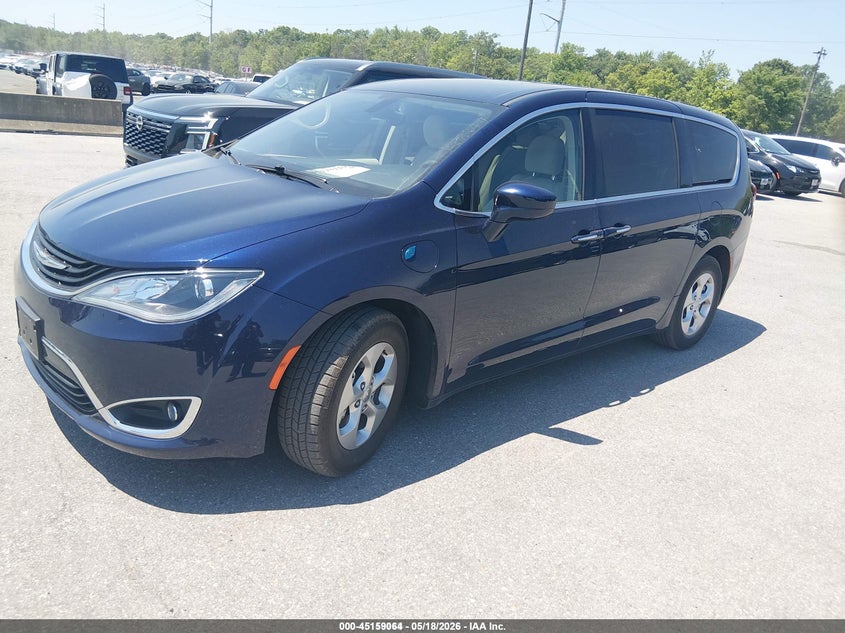 Vin: 2c4rc1h72hr765069, lot: 45656727, chrysler pacifica hybrid touring plus 20172