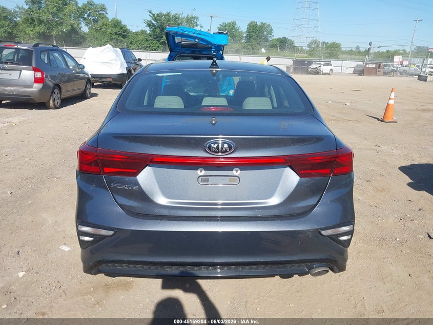 VIN: 3KPF24AD8LE235299 2020 KIA FORTE
