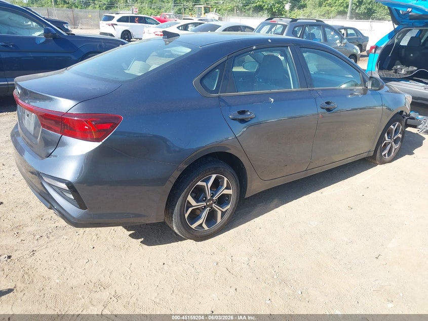 VIN: 3KPF24AD8LE235299 2020 KIA FORTE