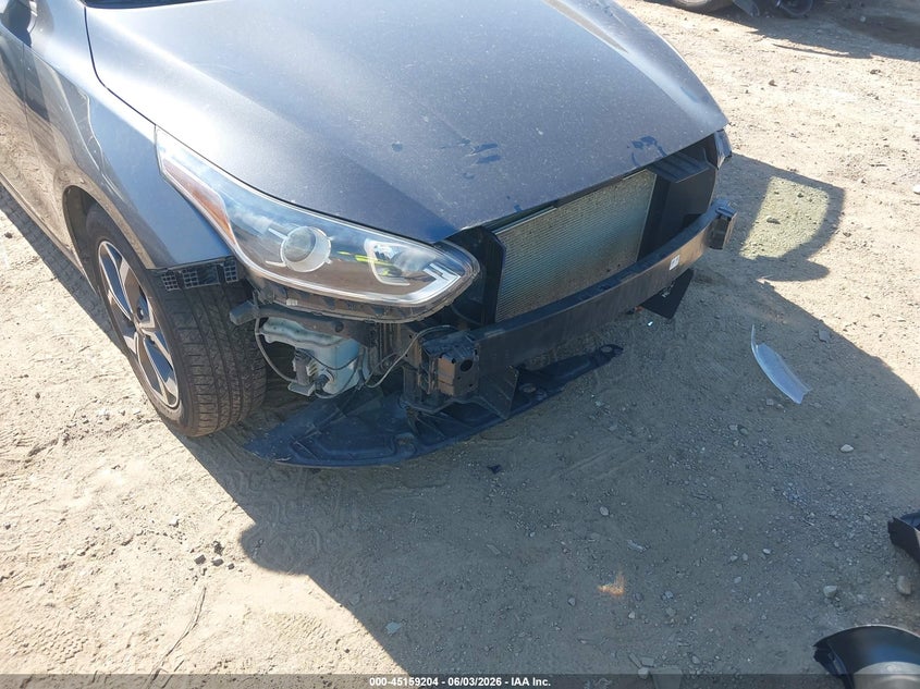 VIN: 3KPF24AD8LE235299 2020 KIA FORTE