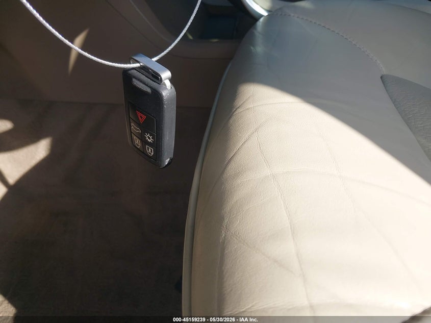2011 Volvo S80 3.2 VIN: YV1952AS1B1144197 Lot: 45159239