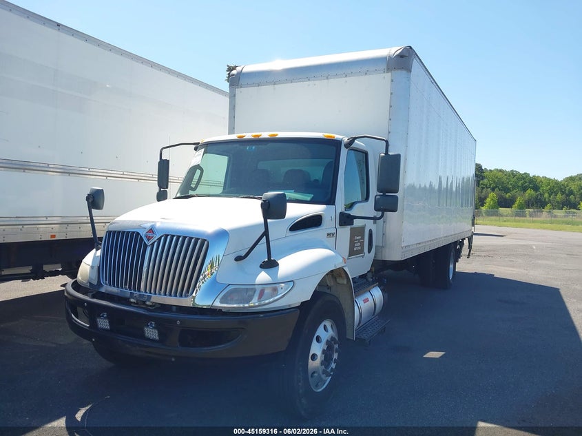 2020 International Mv white Lot 111045159316 Vin 1HTEUMML7LH076121