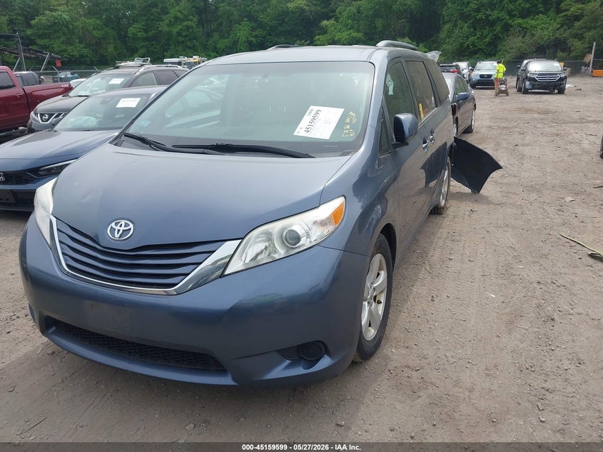 2016 Toyota Sienna Le 8 Passenger 5TDKK3DC2GS734624 photo 1