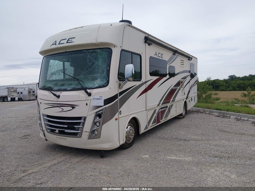 2020 FORD F53 auction photo 2