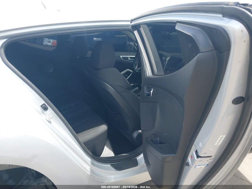2015 Hyundai Veloster VIN: KMHTC6AD5FU240750 Lot: 45160067