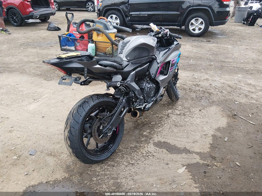 YAMAHA YZFR7 2024