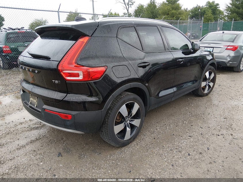 2020 VOLVO XC40 auction photo 4