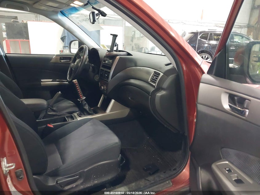 2010 SUBARU FORESTER auction photo 5