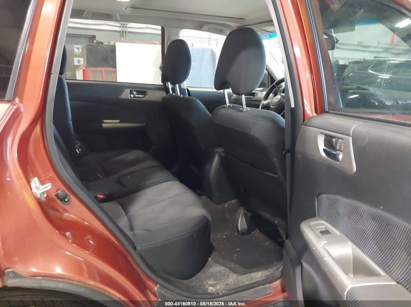 2010 SUBARU FORESTER auction photo 8