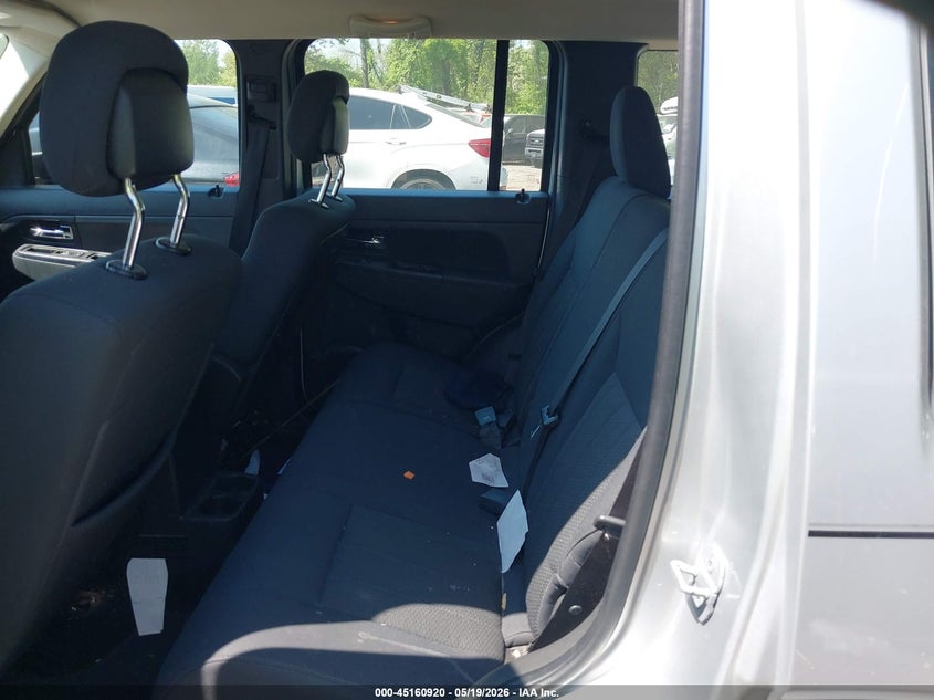 2012 JEEP LIBERTY auction photo 8