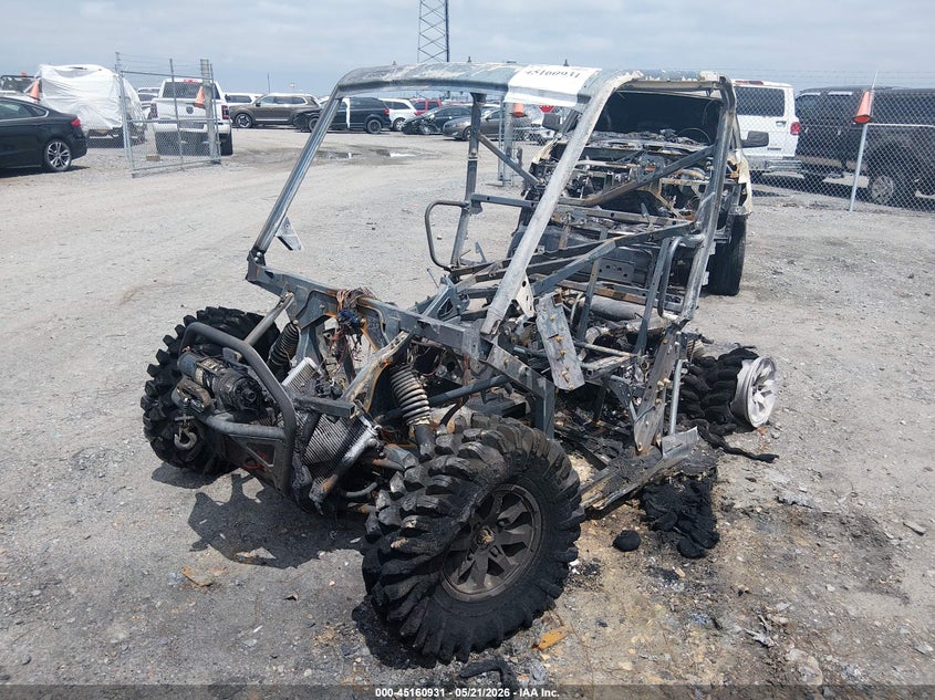 3JBUWAX41PK001131 2023 Can-Am Defender X Mr Hd10 photo 1