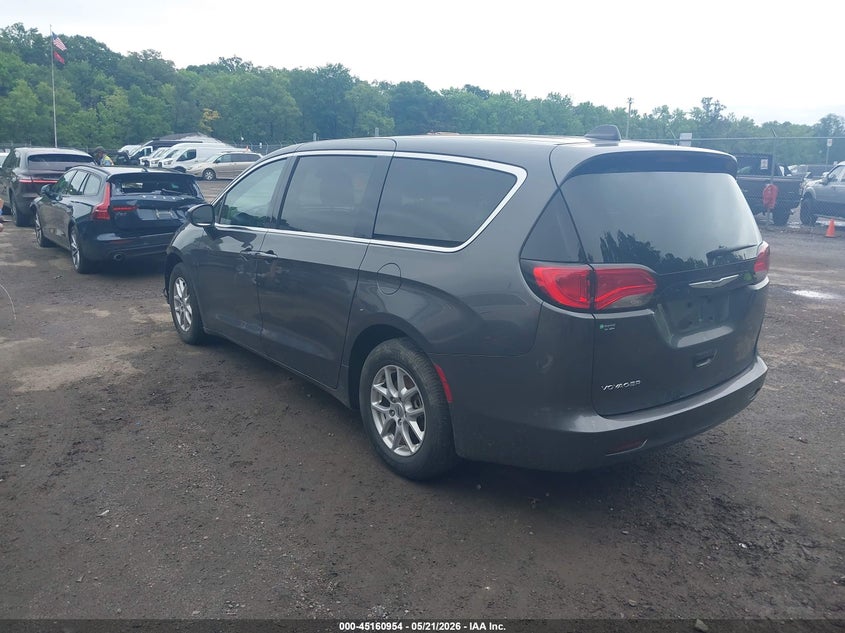 2023 CHRYSLER VOYAGER auction photo 3