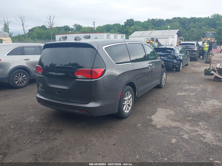 2023 CHRYSLER VOYAGER auction photo 4
