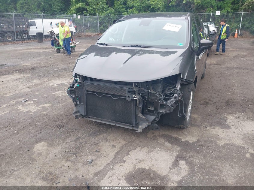 2023 CHRYSLER VOYAGER auction photo 6